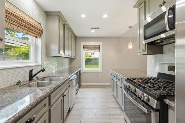 10130 Woodwick Street, Houston, TX 77016