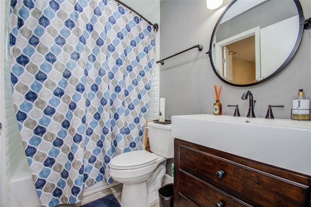 10130 Woodwick Street, Houston, TX 77016