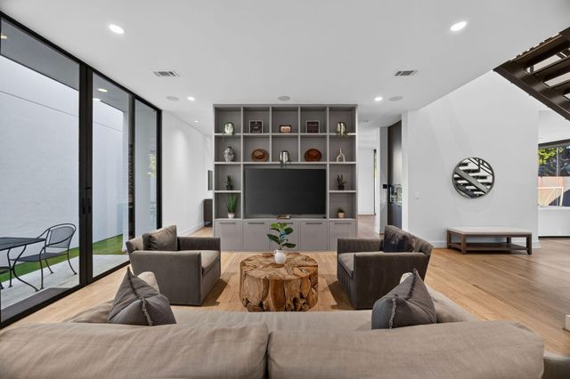 6002 Valley Forge Drive, Houston, TX 77057