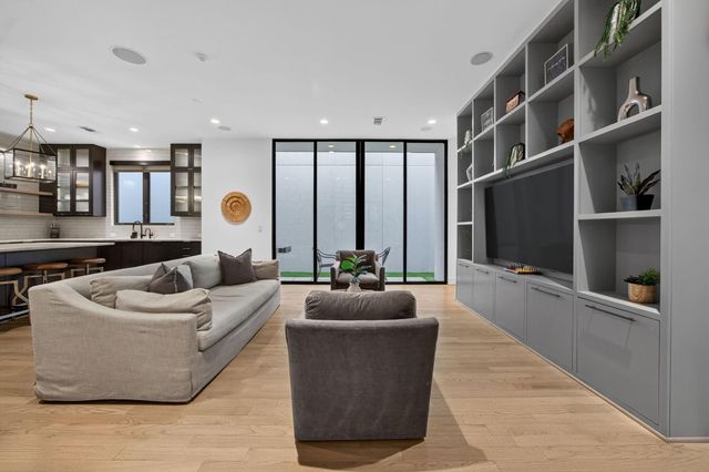 6002 Valley Forge Drive, Houston, TX 77057