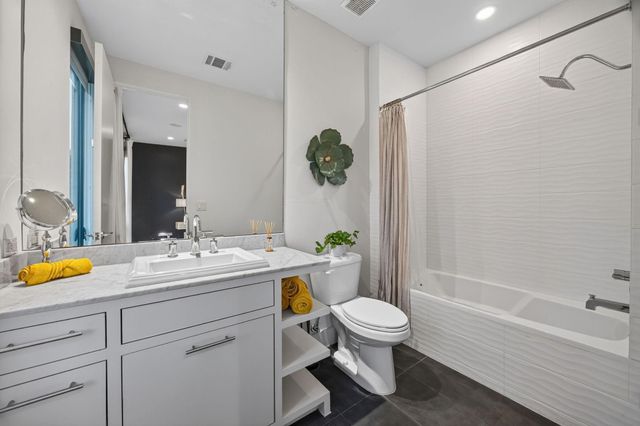 6002 Valley Forge Drive, Houston, TX 77057