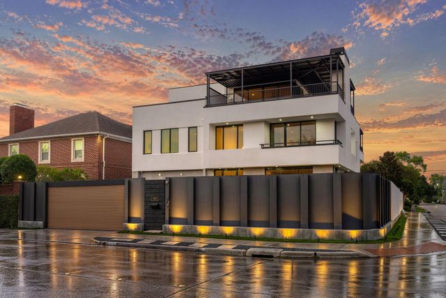 6002 Valley Forge Drive, Houston, TX 77057