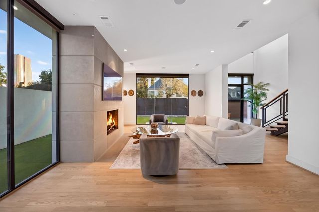 6002 Valley Forge Drive, Houston, TX 77057