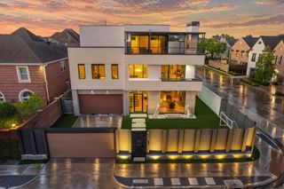 6002 Valley Forge Drive, Houston, TX 77057