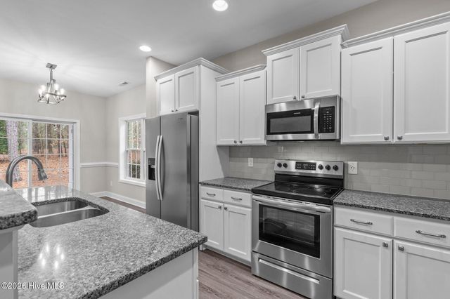 286 Longleaf Drive, West End, NC 27376