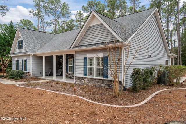 286 Longleaf Drive, West End, NC 27376