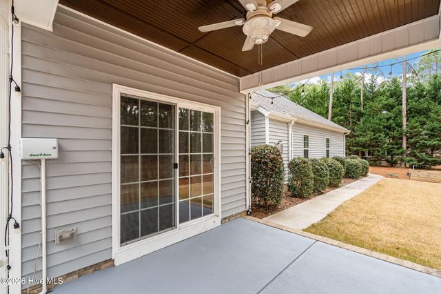 286 Longleaf Drive, West End, NC 27376