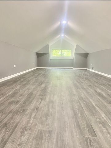 7806 S Rhodes Avenue, Chicago, IL 60619