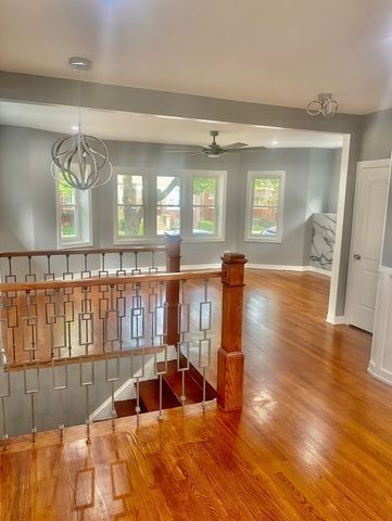 7806 S Rhodes Avenue, Chicago, IL 60619