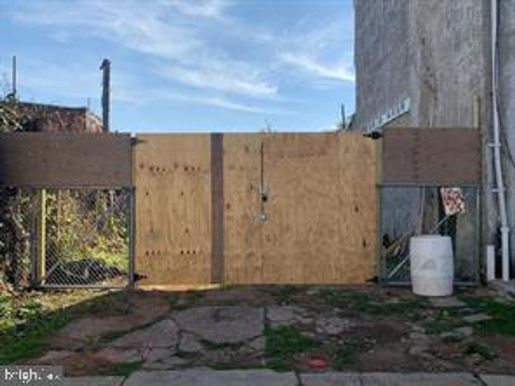 4545 HEDGE ST, Philadelphia, PA 19124