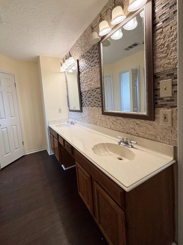 3119 Pilgrims Point Lane, Pearland, TX 77581