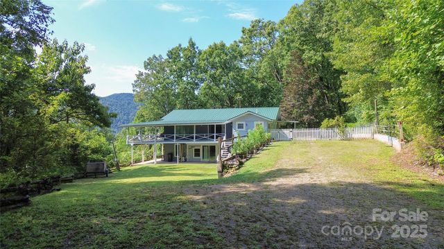 454 Hummingbird Lane, Franklin, NC 28734