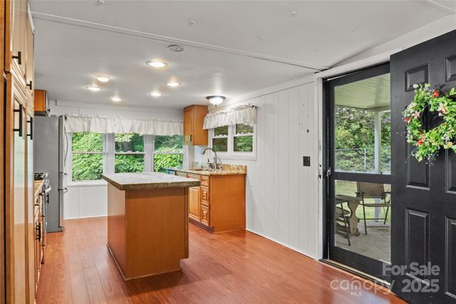454 Hummingbird Lane, Franklin, NC 28734