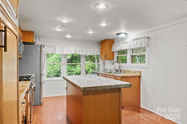 454 Hummingbird Lane, Franklin, NC 28734