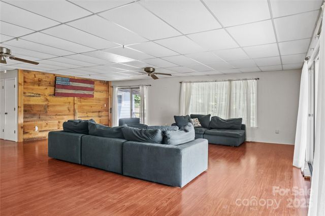 454 Hummingbird Lane, Franklin, NC 28734