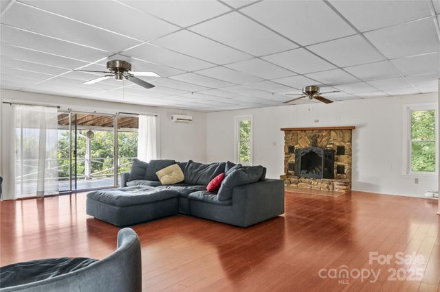 454 Hummingbird Lane, Franklin, NC 28734