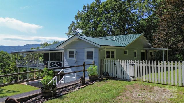 454 Hummingbird Lane, Franklin, NC 28734