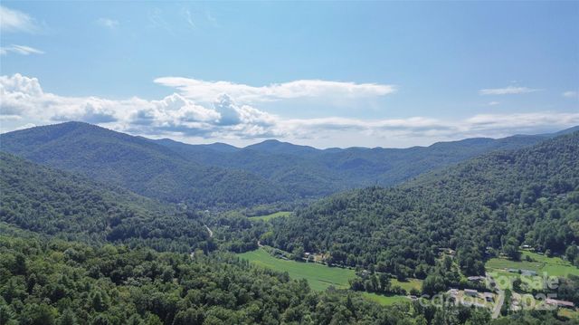 454 Hummingbird Lane, Franklin, NC 28734