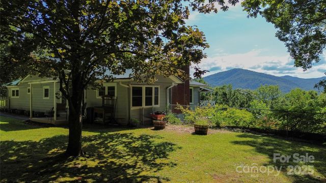 454 Hummingbird Lane, Franklin, NC 28734