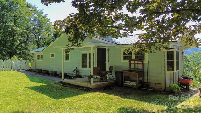 454 Hummingbird Lane, Franklin, NC 28734