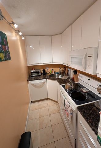 10 Williams St 62, Watertown, MA 02472