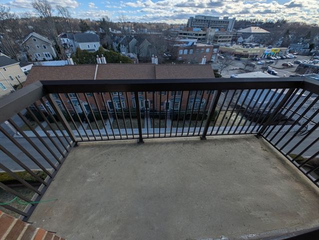 10 Williams St 62, Watertown, MA 02472