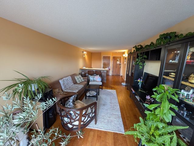 10 Williams St 62, Watertown, MA 02472