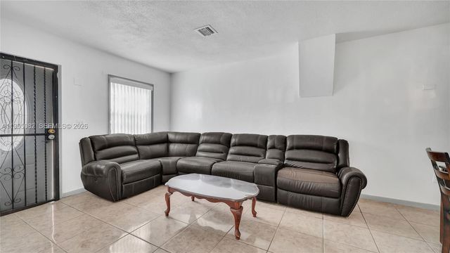 265 NW 188th St, Miami Gardens, FL 33169