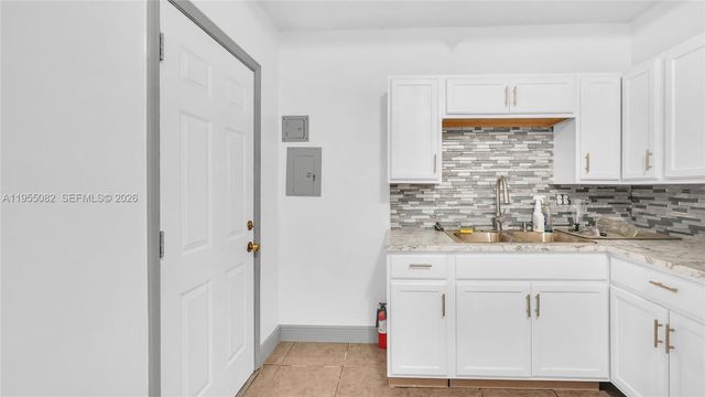 265 NW 188th St, Miami Gardens, FL 33169