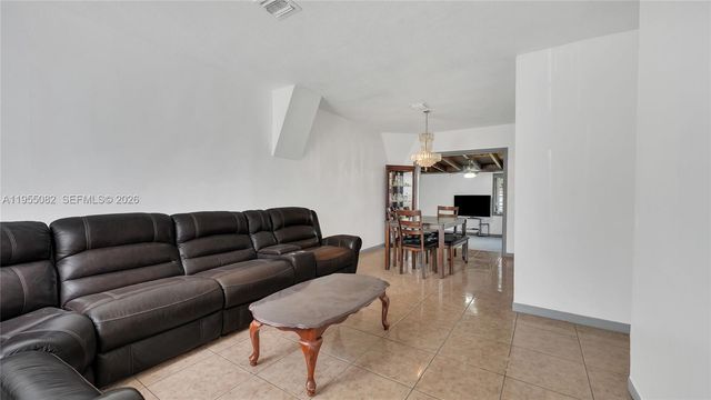 265 NW 188th St, Miami Gardens, FL 33169