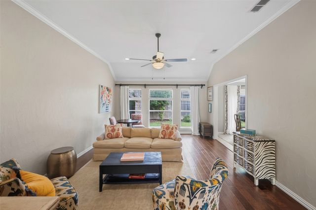 1325 Rio Grande Drive, Benbrook, TX 76126