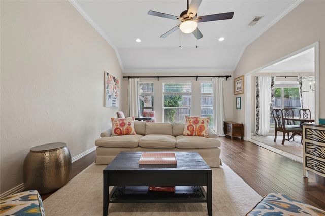 1325 Rio Grande Drive, Benbrook, TX 76126