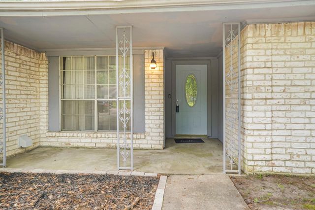 1998 Lake Creek Drive, Houston, TX 77339