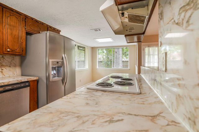 1998 Lake Creek Drive, Houston, TX 77339