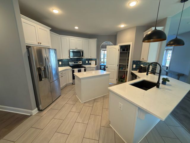 878 Burley Barn Rd, Clarksville, TN 37042
