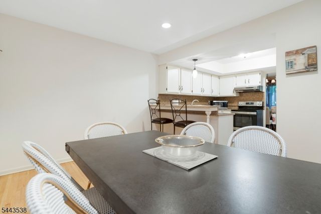 23 Eton Court, Bedminster Twp., NJ 07921