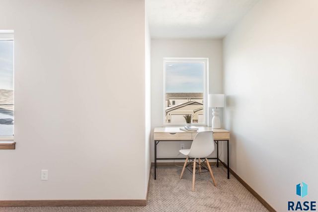 2313 E Jetty Pl Place, Sioux Falls, SD 57108