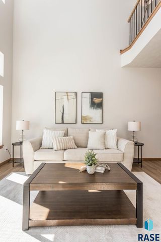 2313 E Jetty Pl Place, Sioux Falls, SD 57108