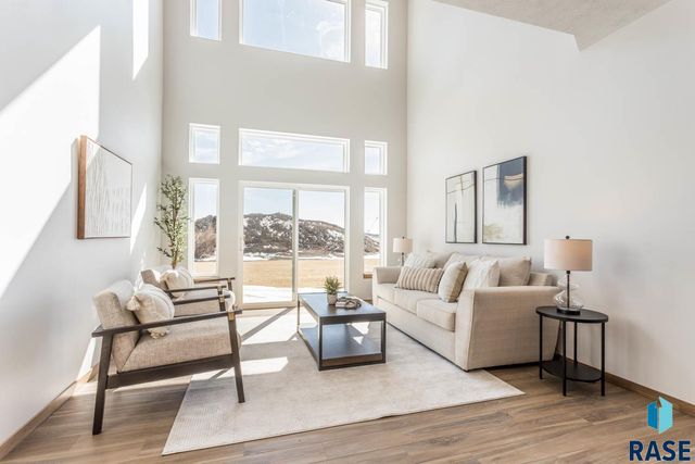 2313 E Jetty Pl Place, Sioux Falls, SD 57108