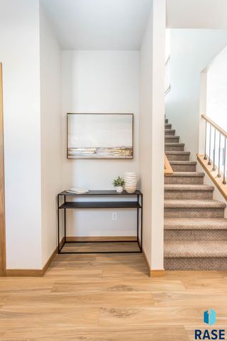 2313 E Jetty Pl Place, Sioux Falls, SD 57108