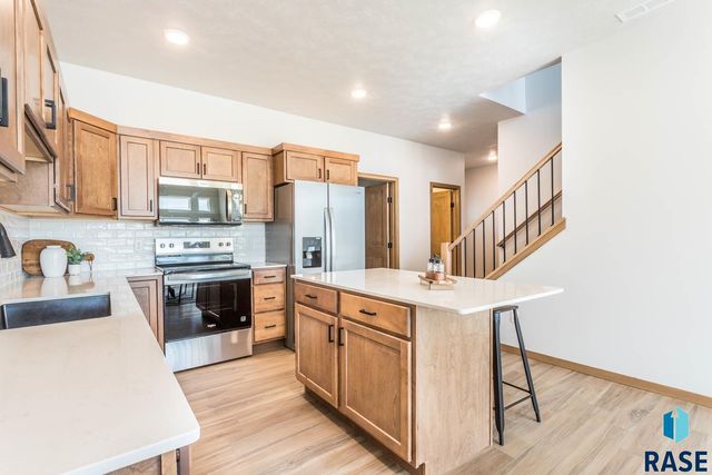 2313 E Jetty Pl Place, Sioux Falls, SD 57108