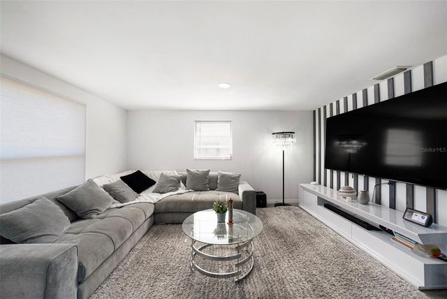 4521 W NORTH STREET, Tampa, FL 33614