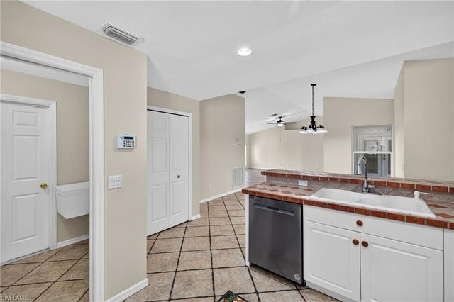 1632 SW 43rd TER, Cape Coral, FL 33914