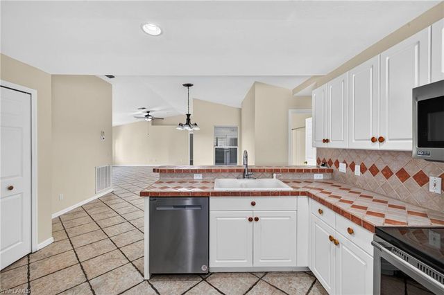 1632 SW 43rd TER, Cape Coral, FL 33914