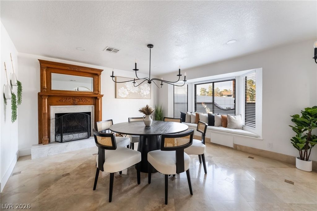 Image 18 of property listing at 6465 Edna Avenue, Las Vegas, NV 89146