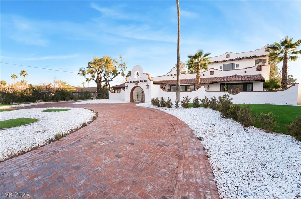 Image 2 of property listing at 6465 Edna Avenue, Las Vegas, NV 89146