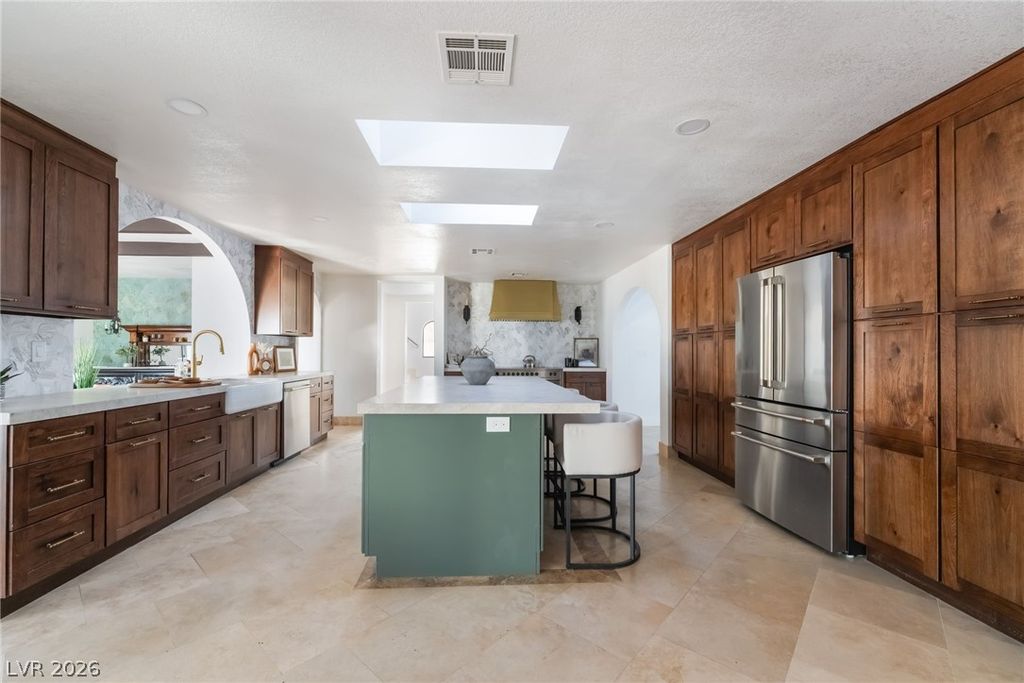 Image 24 of property listing at 6465 Edna Avenue, Las Vegas, NV 89146