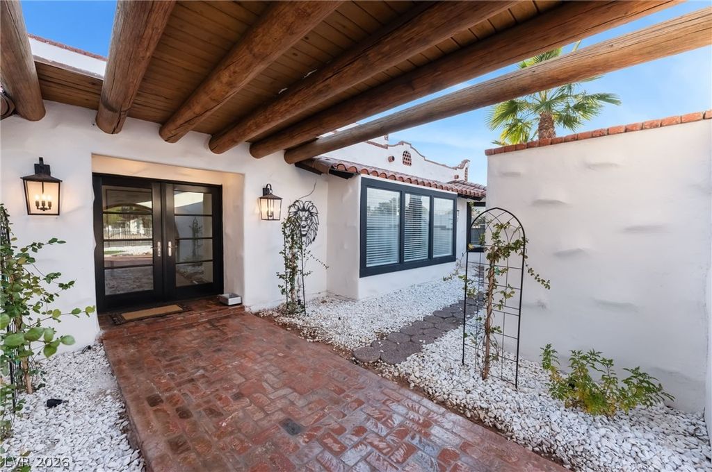 Image 3 of property listing at 6465 Edna Avenue, Las Vegas, NV 89146
