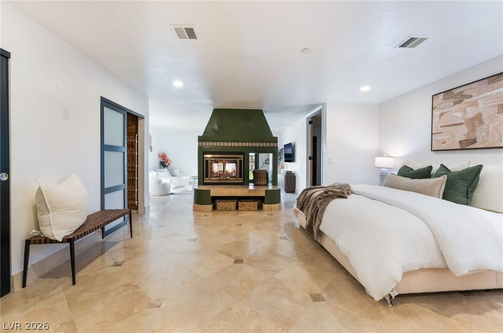 Image 38 of property listing at 6465 Edna Avenue, Las Vegas, NV 89146
