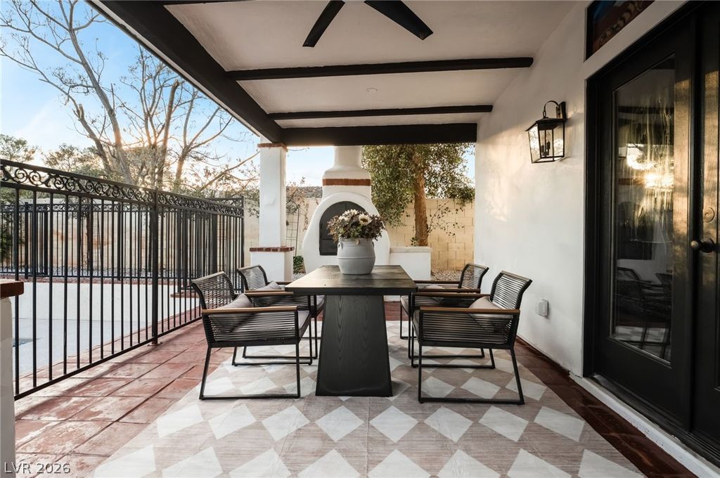 Image 4 of property listing at 6465 Edna Avenue, Las Vegas, NV 89146